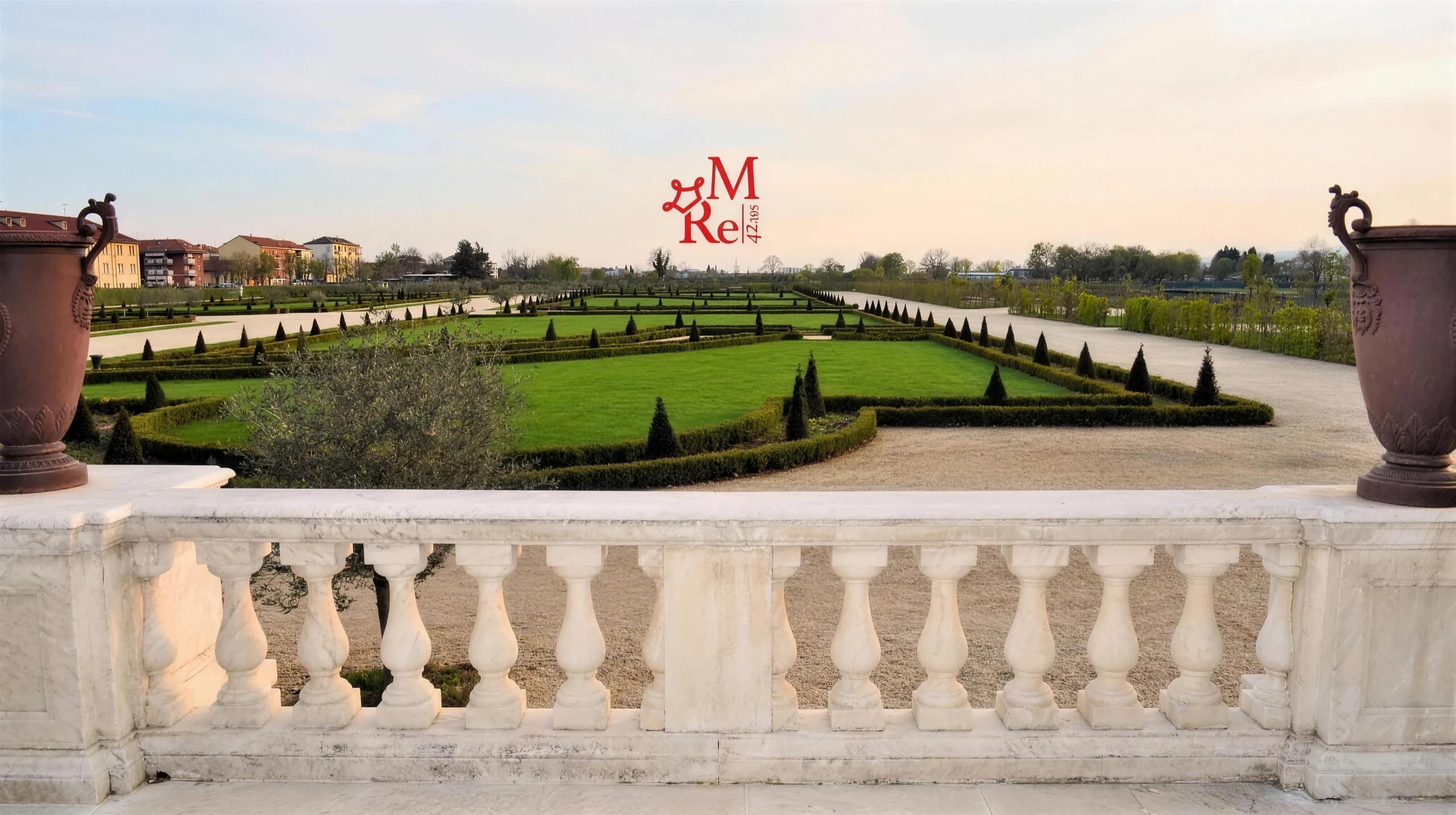 The start of the Maratona Reale at the Reggia di Venaria